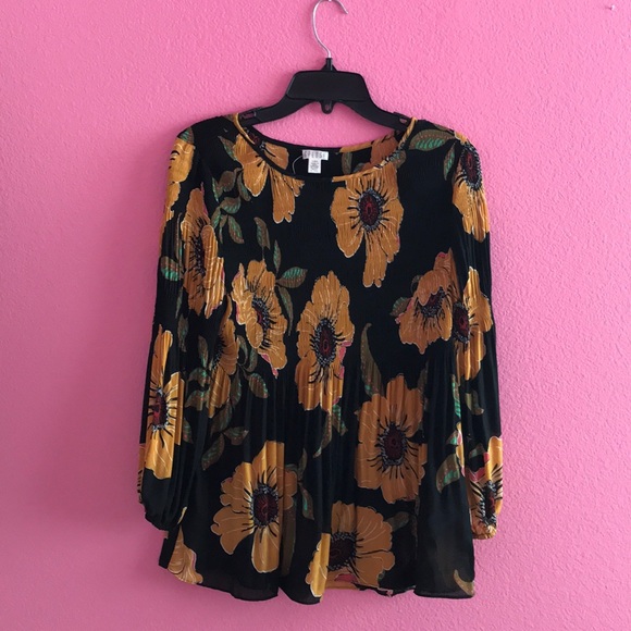Spense Tops - NWT Spense floral large top